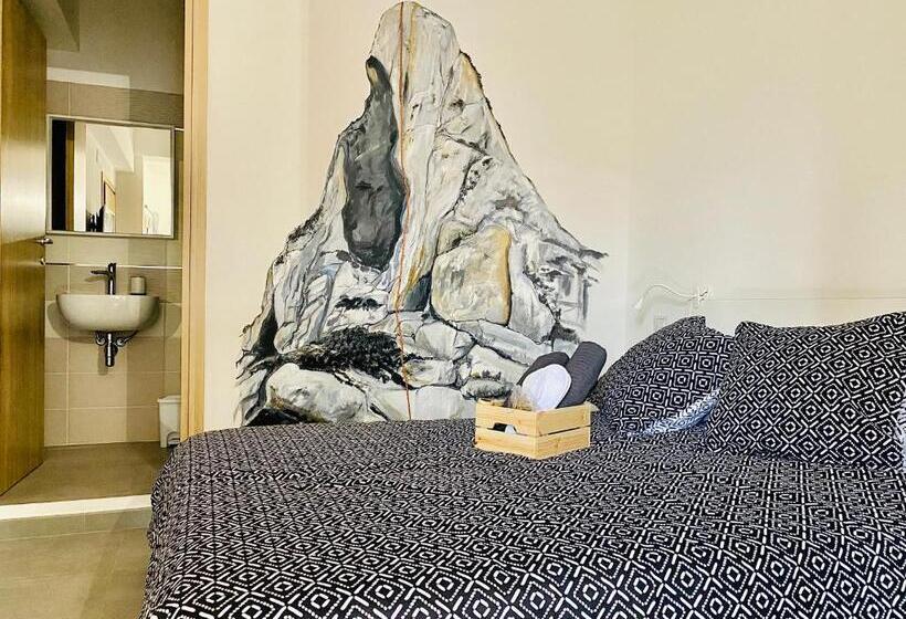 Номер Deluxe, Bedandclimbing