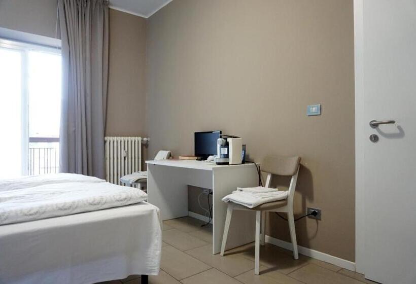 اتاق خانوادگی, I Dodici Mesi Rooms&apartments