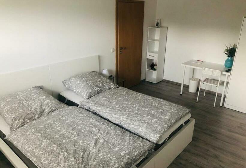 Номер Стандарт с Балконом, Pension Platzhirsch
