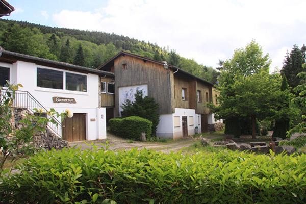 Номер Стандарт, Notre Dame Des Monts