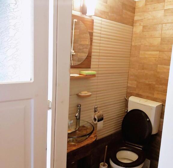 اتاق استاندارد سه نفره, Casa Toth
