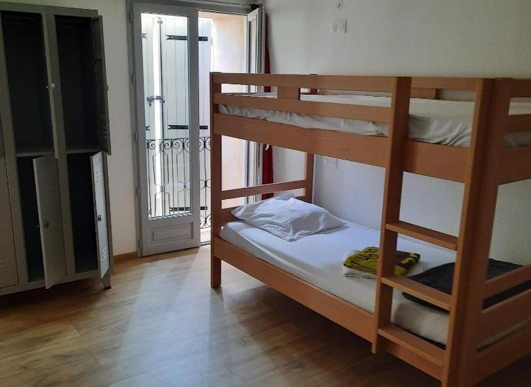 Кровать в Общей Комнате, Hostel Le Diablotin