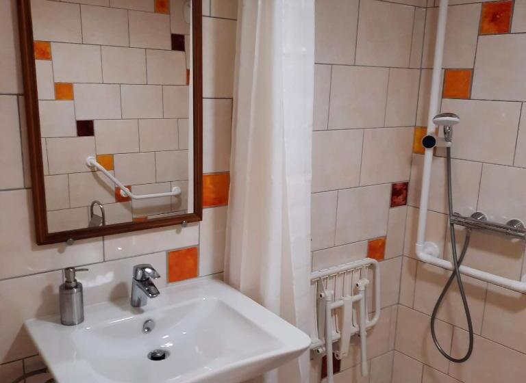 Номер Стандарт, Hostel Le Diablotin