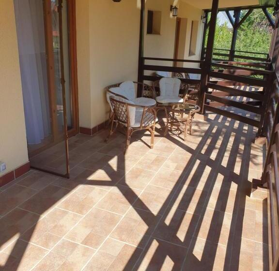 اتاق لوکس, Casa Stefandra
