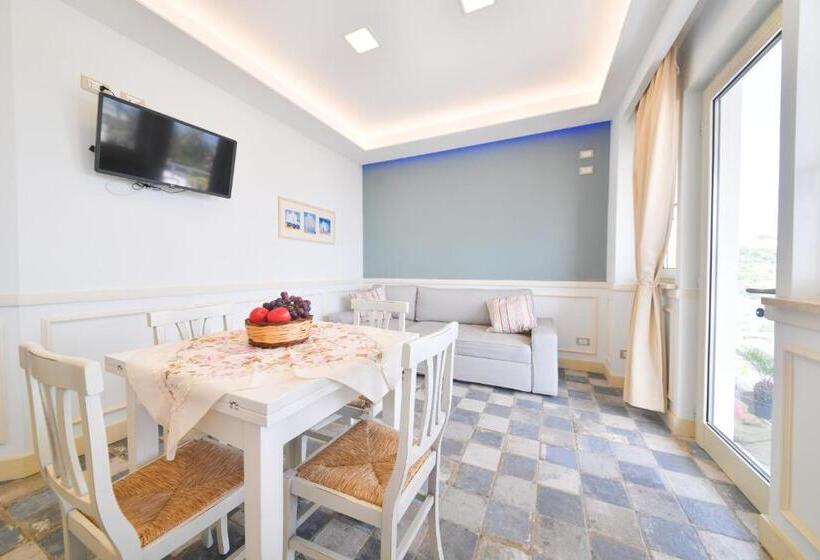带1个卧室的带阳台的公寓, Belgodere Di Mezzavia Apartments
