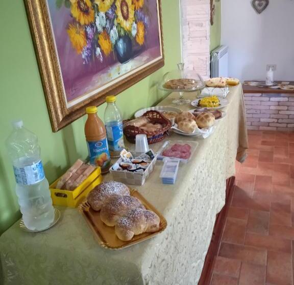 اتاق استاندارد با چشم‌انداز باغ, Il Girasole B&b