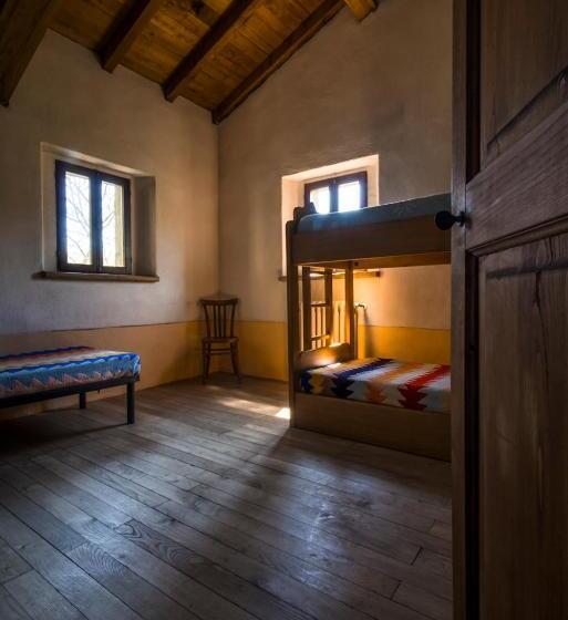 Трехместный Номер Стандарт Совместная Ванная, Ostello Podesteria Di Gombola   Arte E Territorio