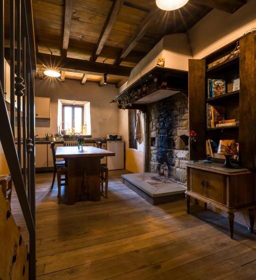 Номер Стандарт Четырехместный Совместный Санузел, Ostello Podesteria Di Gombola   Arte E Territorio