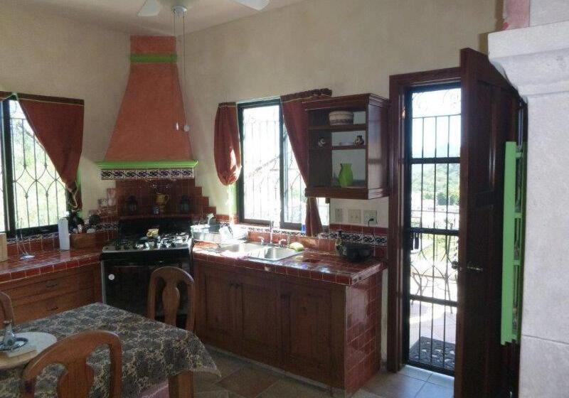 استودیوی لوکس, Loma De Guadalupe Alamos Sonora