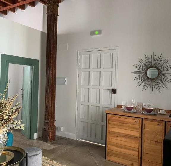 سوییت لوکس, Hospederia Santa Clara