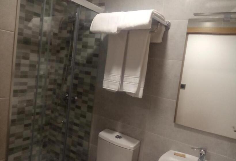 스탠다드 룸, Hostal Outarelo