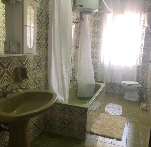اتاق اکونومی, B & B Patrizia