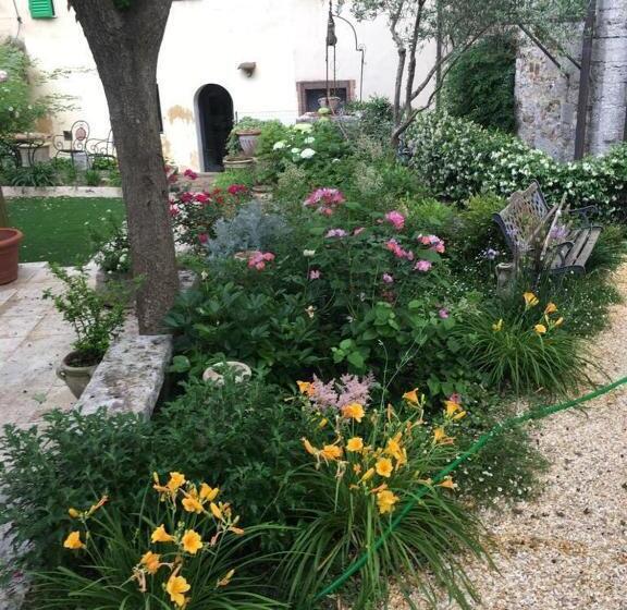 Номер Стандарт Вид на Сад, Il Giardino Del Borgo