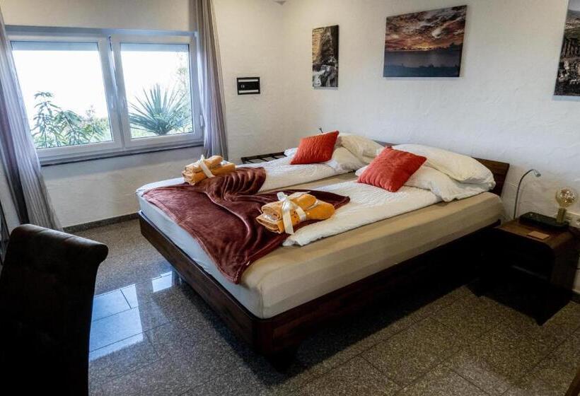 بانگلوی استاندارد, Hrlos Piratas   Ferien Haus La Palma   Good Wlan !!