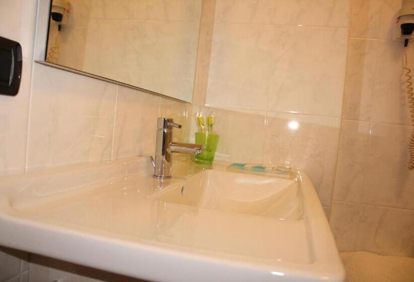 اتاق استاندارد یک نفره, 2c