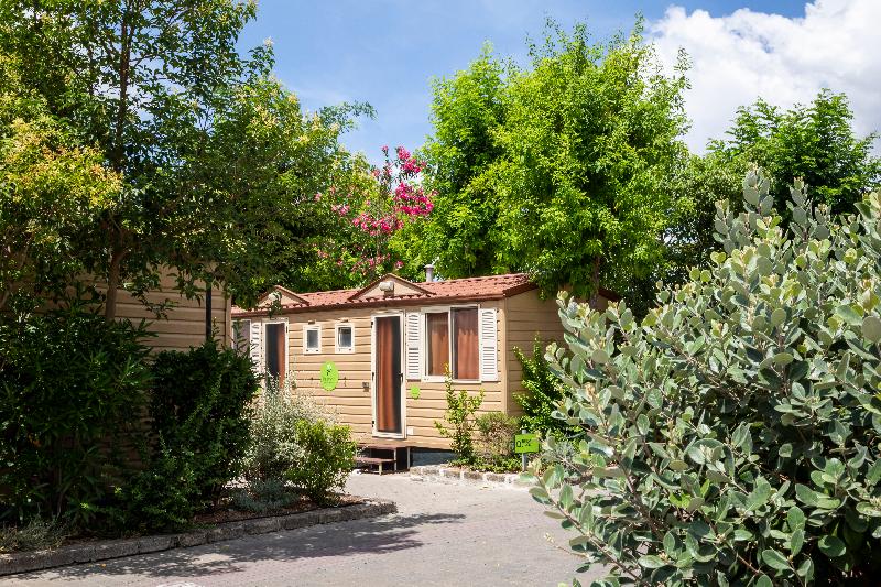 بانگلوی استاندارد, Hu Roma Camping In Town