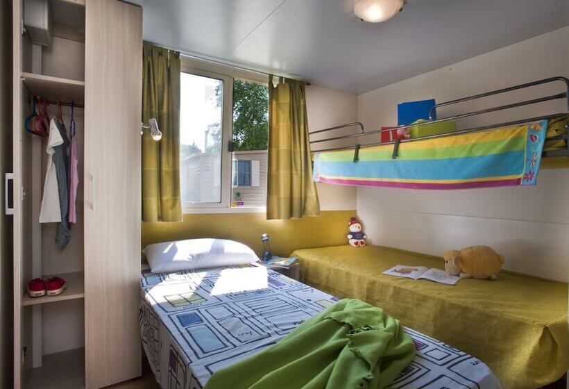 کلبه ییلاقی, Hu Roma Camping In Town