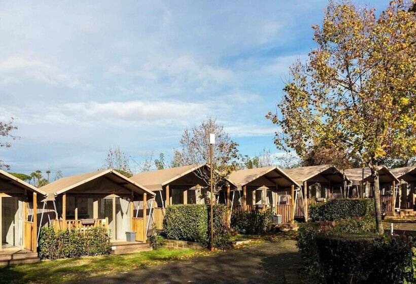چادر با خدمات رفاهی استاندارد, Hu Roma Camping In Town