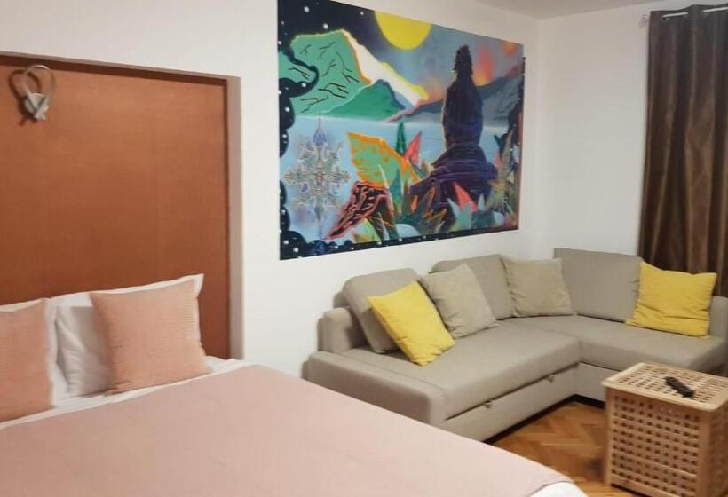 家庭间, Casa Raia
