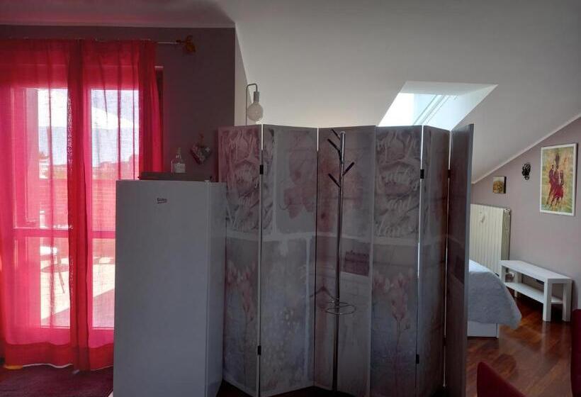 Полулюкс Одноместный с Террасой, La Mansarda Di Mi&lo Junior Suite
