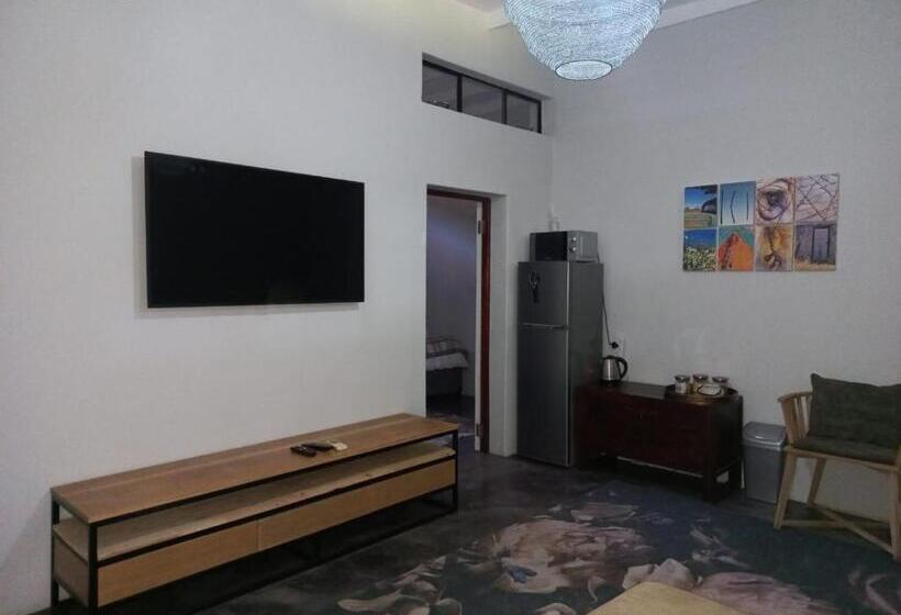Семейный Номер, Tzamenkomst River Lodge