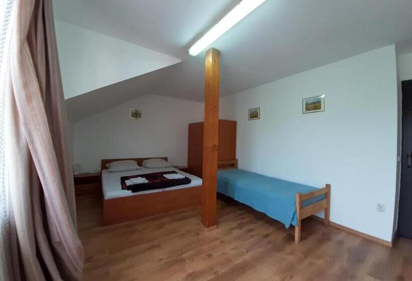 컴포트 트리플 룸, Sport Hostel Cluj