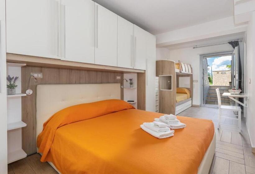 标准三人间, Oristano Camera Arancio Max 3pers,bagno,uso Cucina