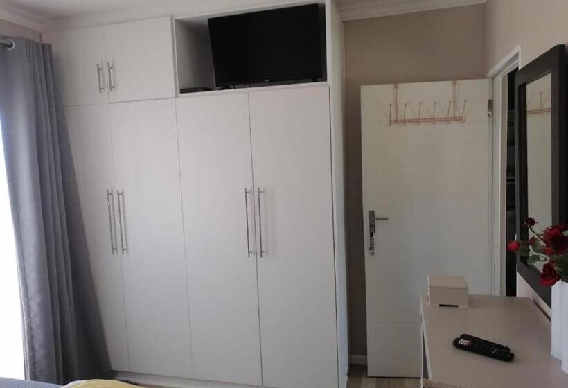 Стандартный Номер Кровать Кинг, Worcester The Karoo Guest Room