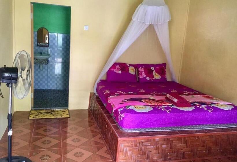 اتاق استاندارد با چشم‌انداز باغ, Sahnan Guest House