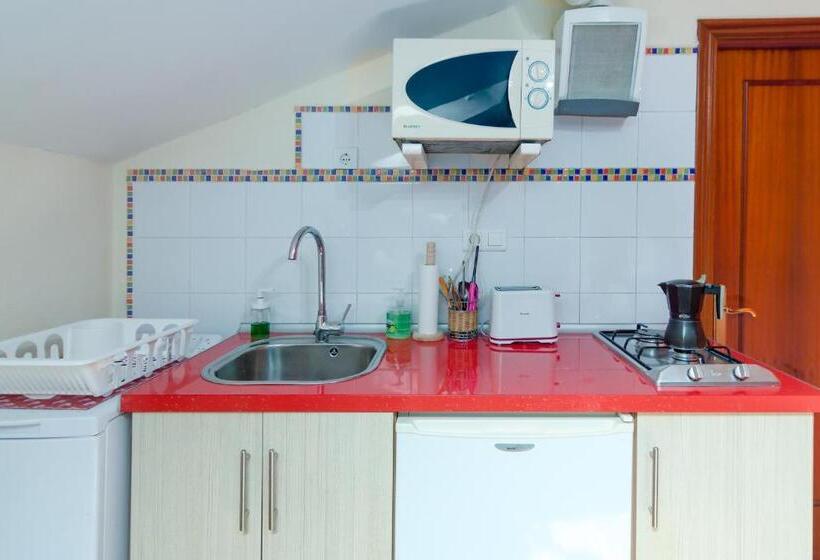 سوییت جونیور, La Casa De Mamasita