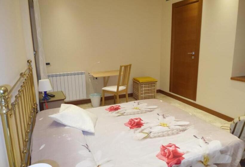 اتاق استاندارد با تراس و چشم‌انداز کوهستان, B&b Aurora
