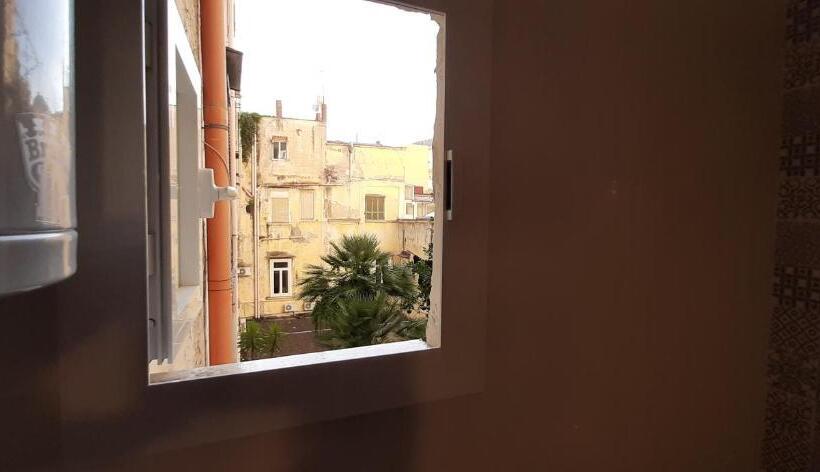 اتاق خانوادگی, Casa Laura Oliva Mancini