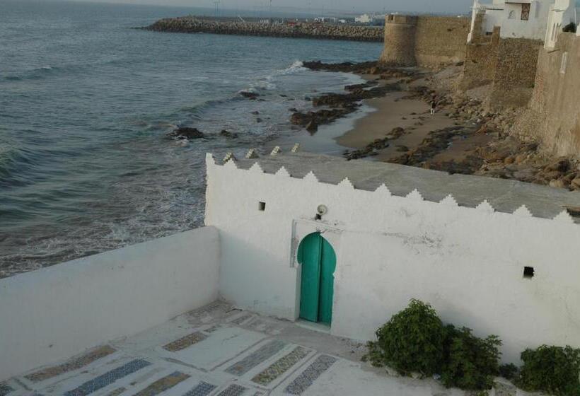 اتاق لوکس, Darmimouna