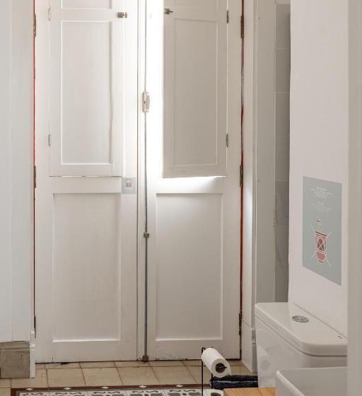 غرفة قياسية, Mapango Small Rooms