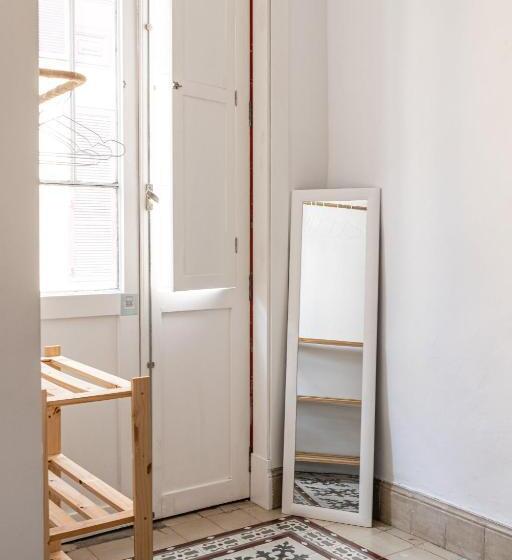غرفة قياسية مع حمام خارجي, Mapango Small Rooms