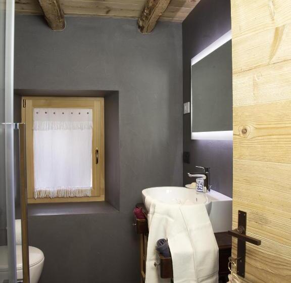 جناح جونيور مزوَّد بتراس, B&b Cedavécia