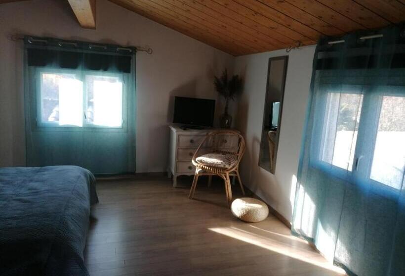 Семейный Номер Вид на Горы, Chambre Familiale Le Pêcher
