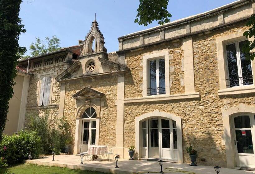 اتاق استاندارد با چشم‌انداز باغ, La Chapelle