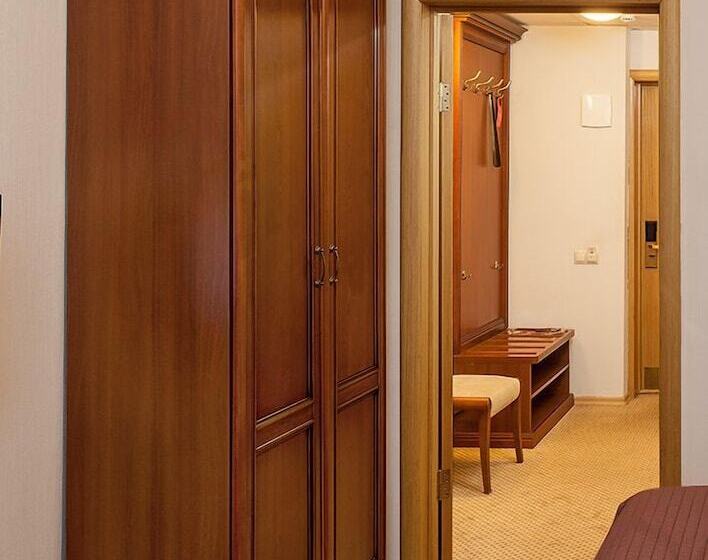 Номер Superior, Azimut Hotel Yaroslavl