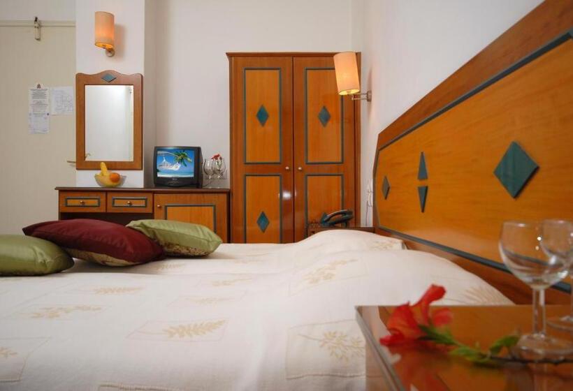 Escritório Estándar, Barbouni Hotel & Studios