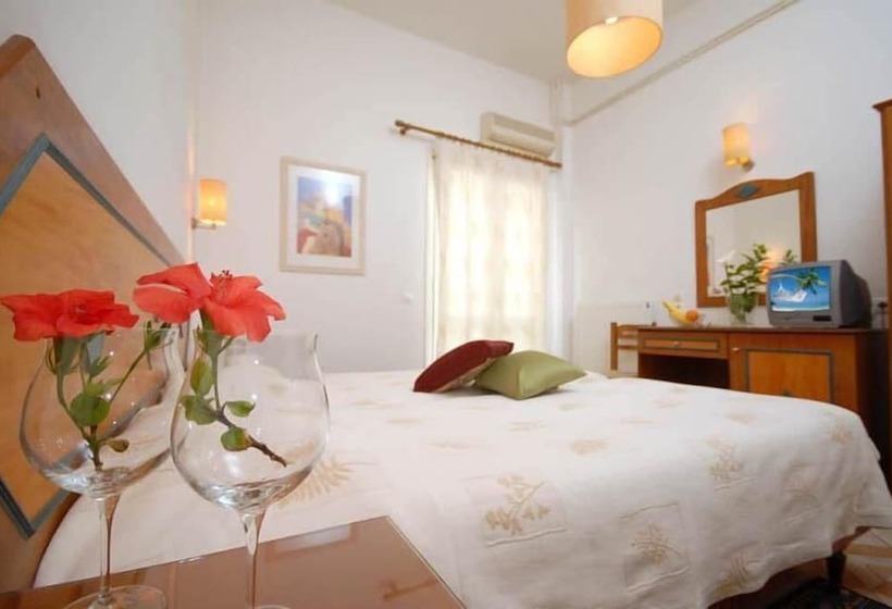 Escritório Estándar, Barbouni Hotel & Studios