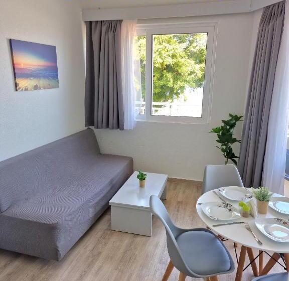 Четырехместный номер Премиум, Blue Eyes Apartments