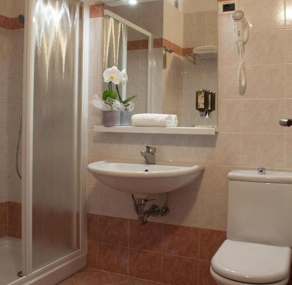 اتاق استاندارد با بالکن و چشم‌انداز دریا, Belvedere Resort Hotels