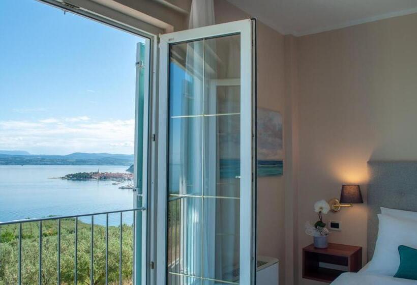 اتاق استاندارد با بالکن و چشم‌انداز دریا, Belvedere Resort Hotels