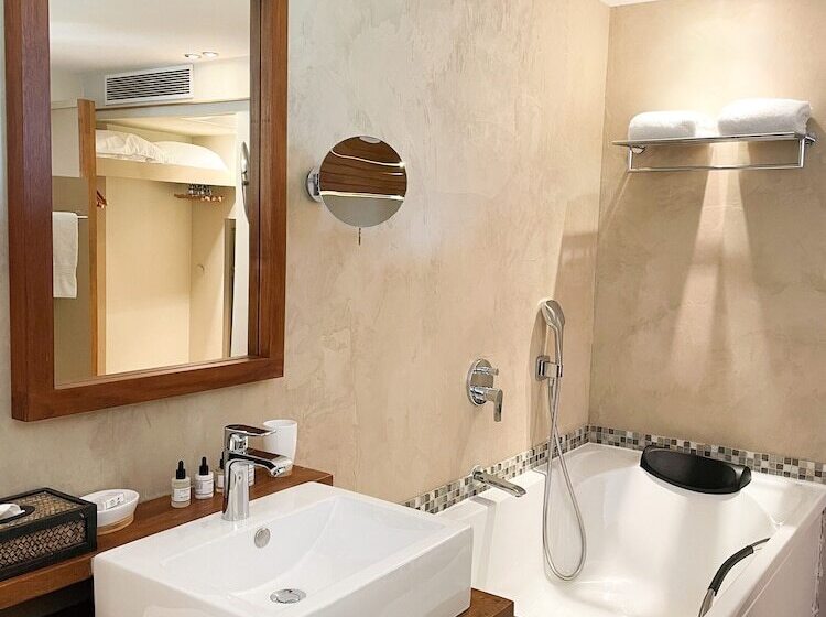로얄 스위트, Cannes Villa St Barth