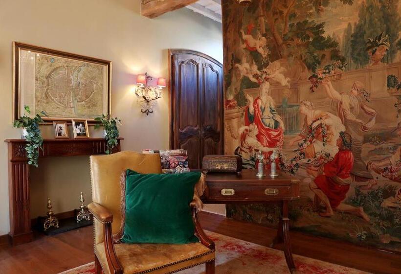 سوییت, Chambres D Hôtes La Tour Sainte Cécile