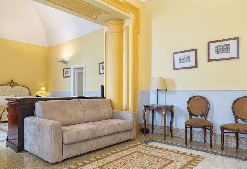جناح جونيور, Villa Signorini