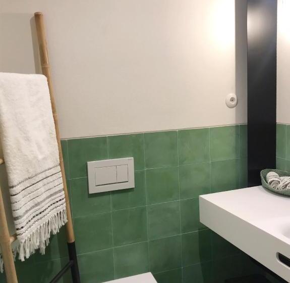 اتاق استاندارد با بالکن و چشم‌انداز دریا, Ecolodge Villa Epicurea