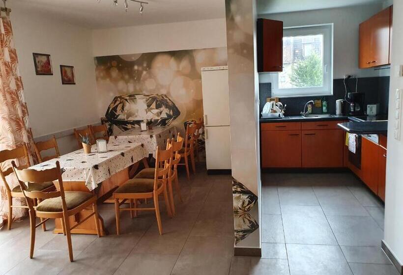 غرفة قياسية مزوَّدة بشُرفة, Seelze Letter Monteurzimmer / Apartment / Messezimmer