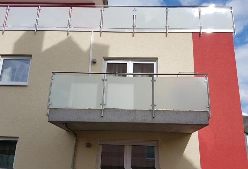 غرفة قياسية مزوَّدة بشُرفة, Seelze Letter Monteurzimmer / Apartment / Messezimmer
